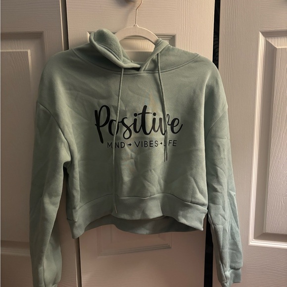 Seafoam green crop top sweater - Picture 3 of 5